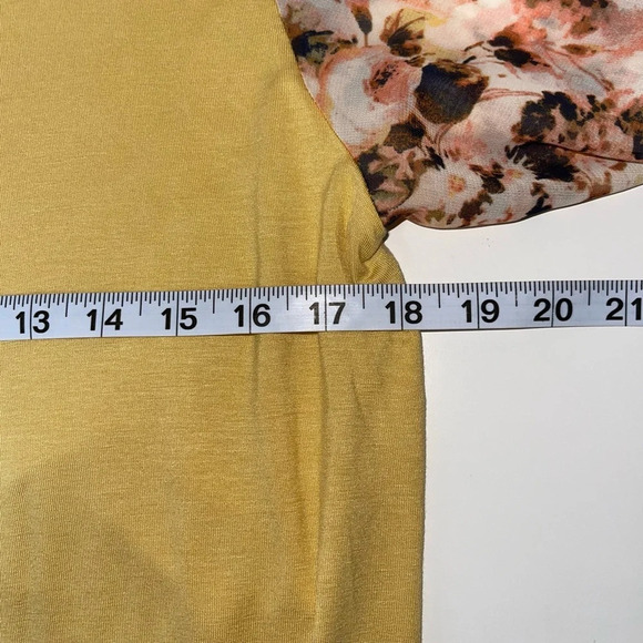Cato NWT Yellow & Cream Contrast Floral Print Bell Sleeve Top Medium Women’s - Picture 7 of 11